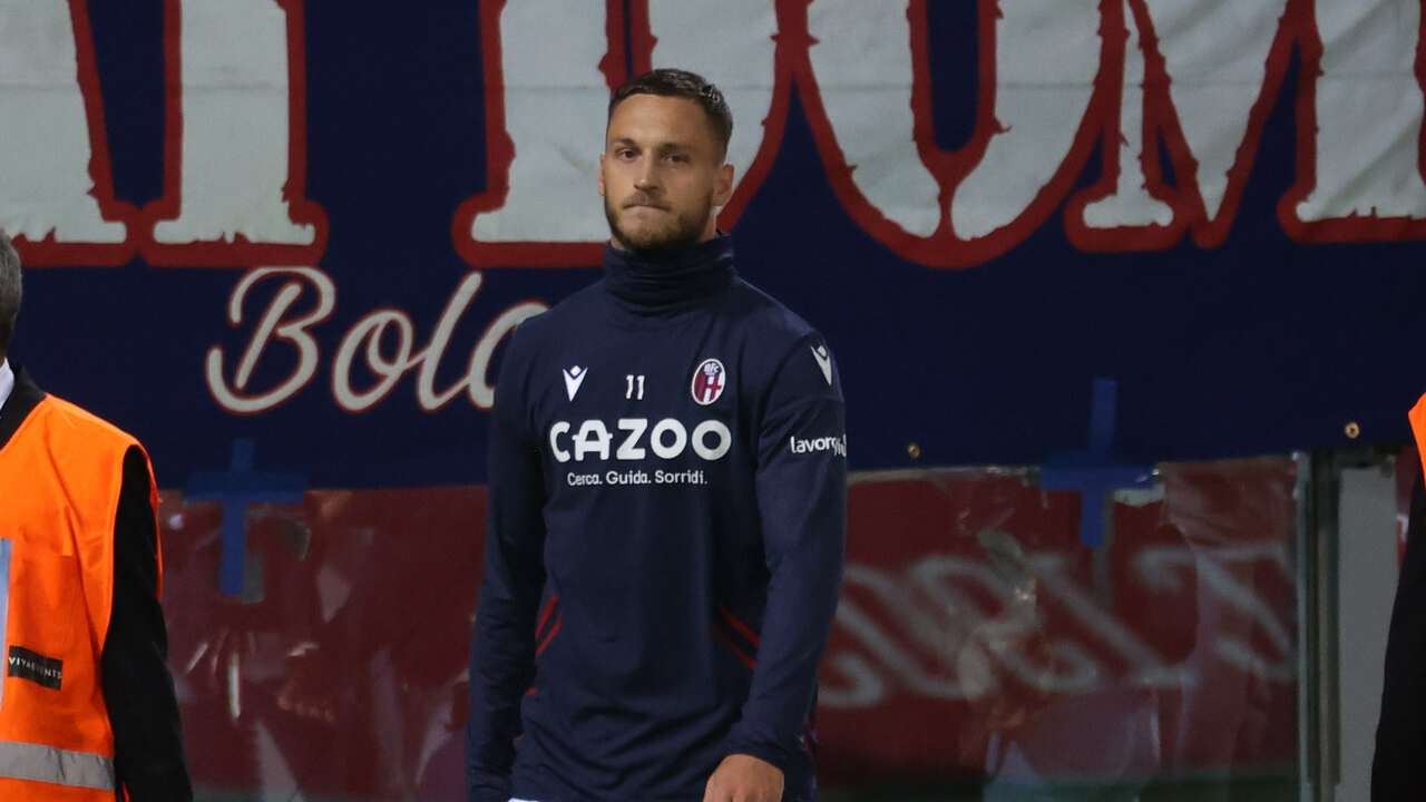 Arnautovic con l'espressione preoccupata Bologna