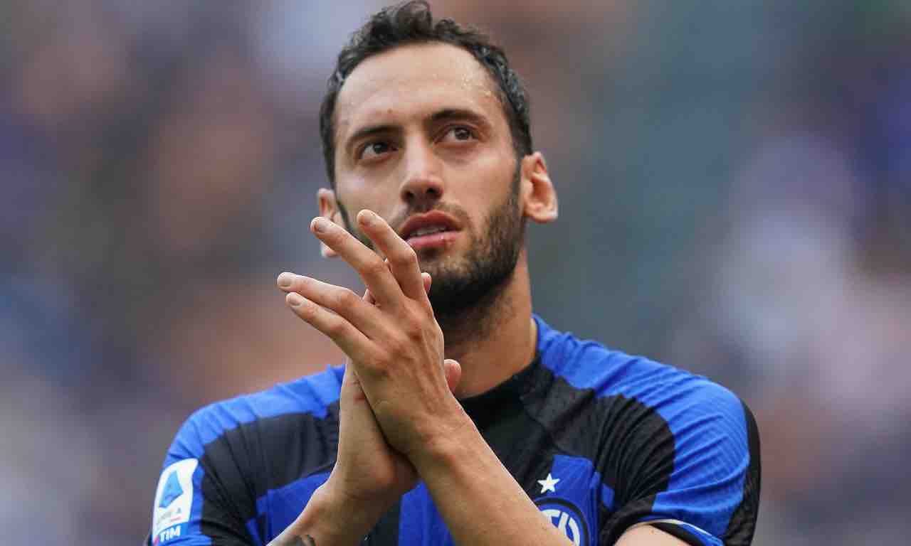 Calhanoglu applaude