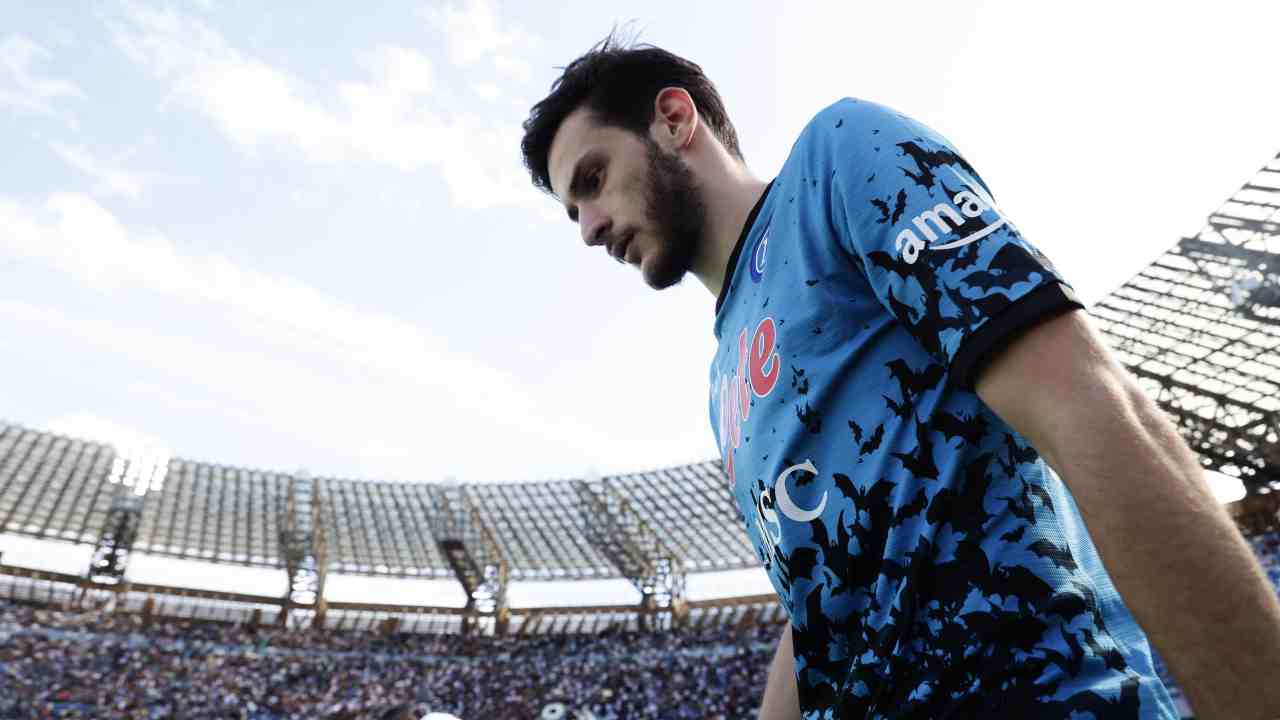 Kvaratskhelia entra in campo Napoli