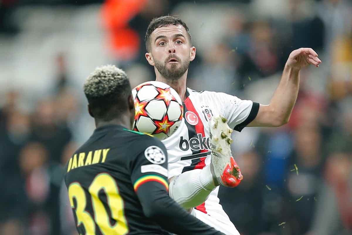 Miralem Pjanic in azione