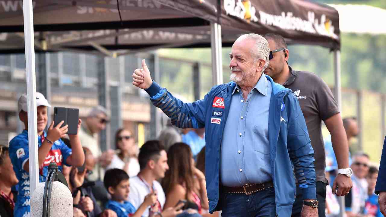 De Laurentiis da il suo sostegno al Napoli