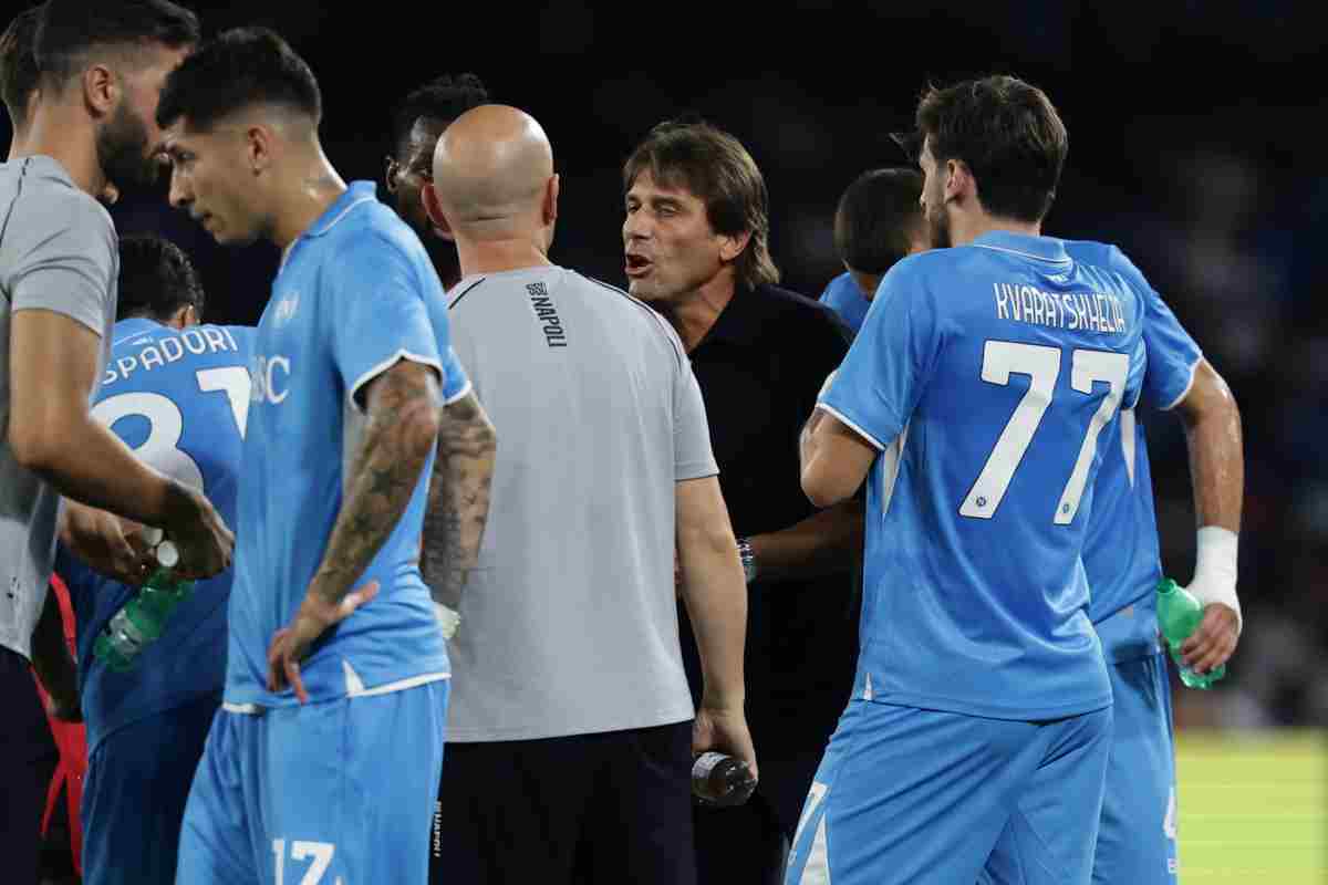 Antonio Conte e il "pizzino" in Napoli-Parma