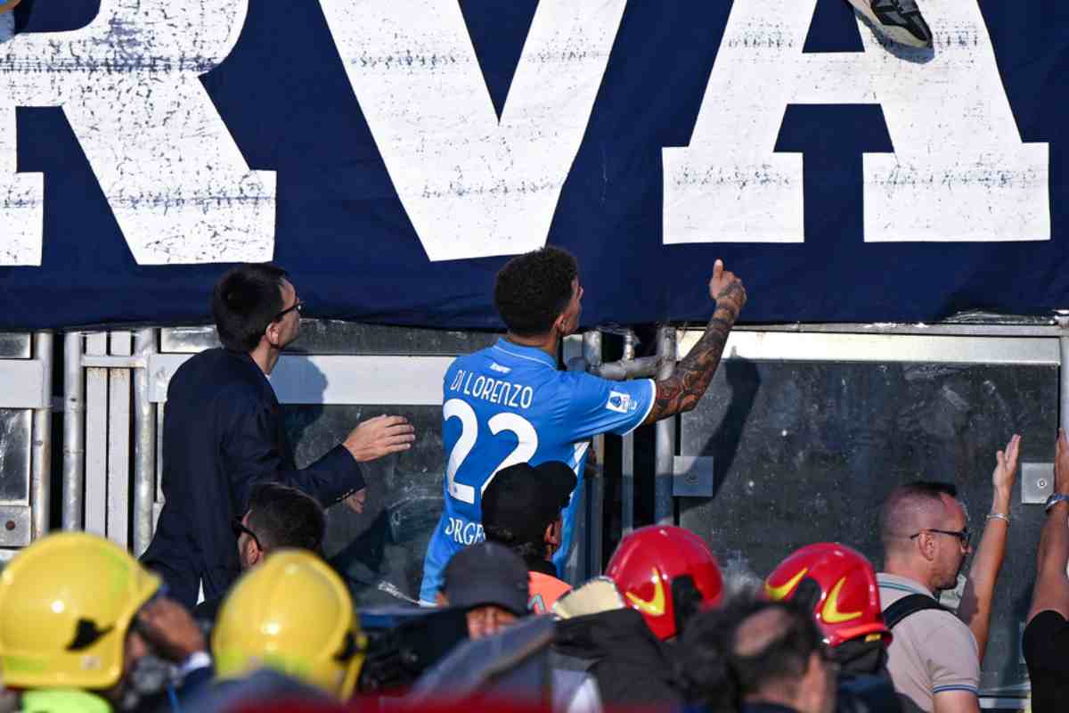 Di Lorenzo con i tifosi, rischio porte chiuse per il Napoli