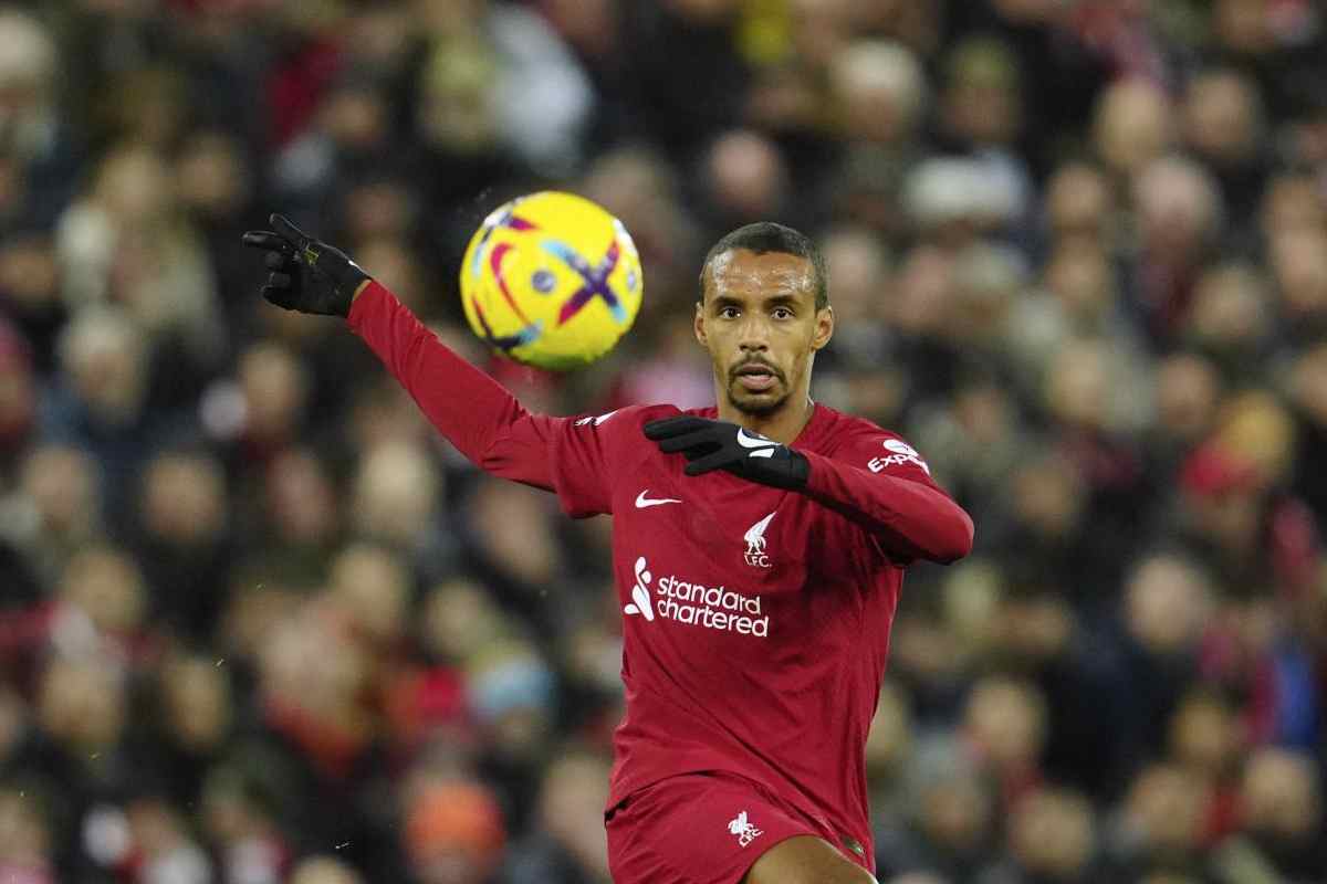 Joel Matip, idea del Napoli per l'ex Liverpool