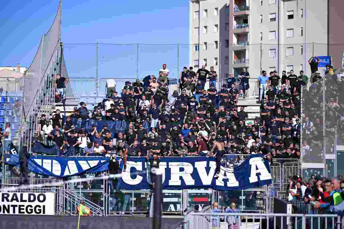 Tifosi del Napoli fermati, si giocherà a porte chiuse