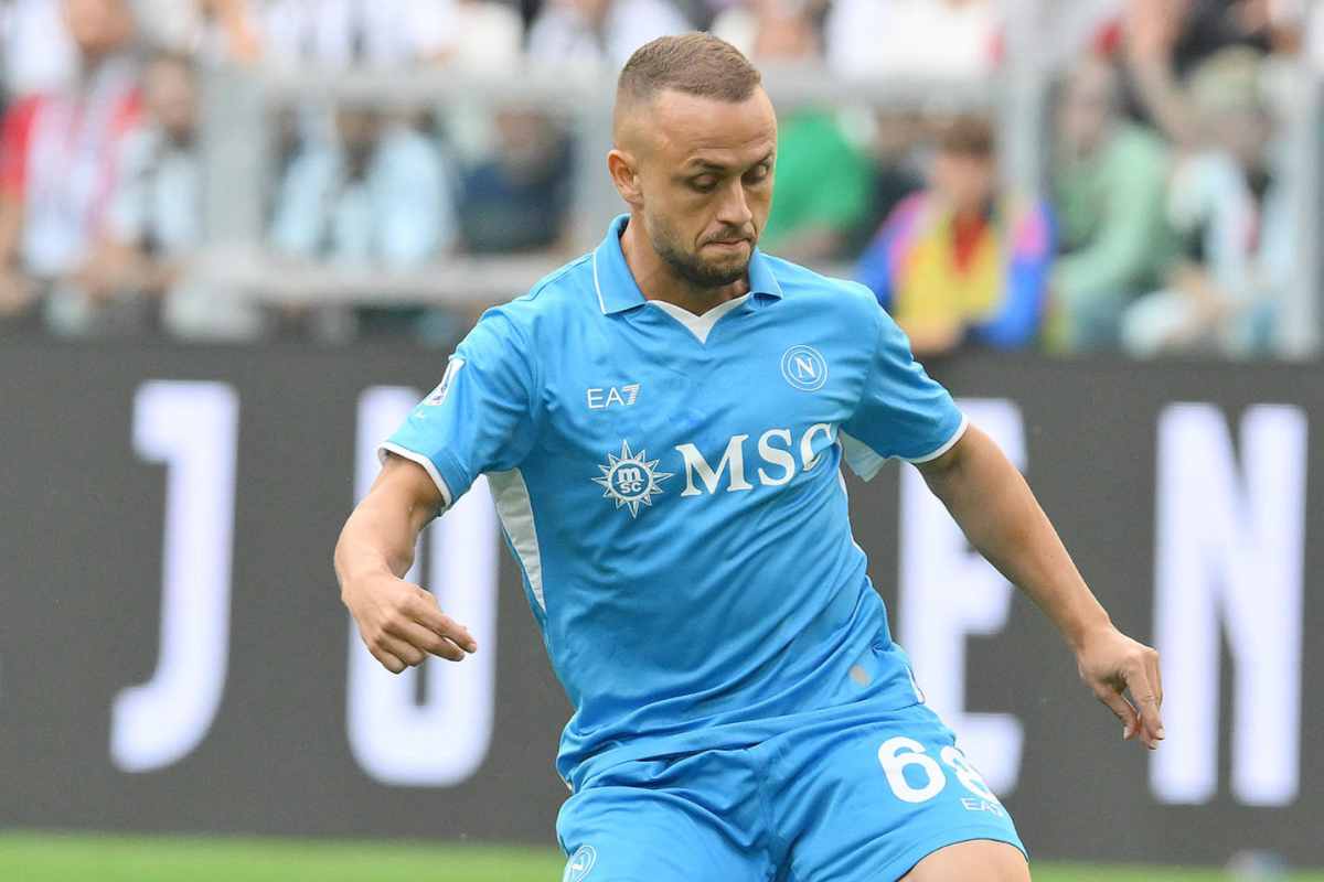 Stanislav Lobotka preoccupa il Napoli