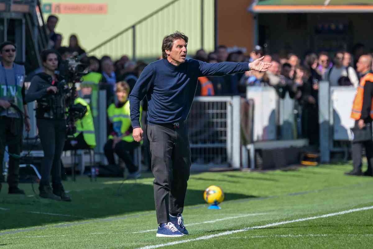 Antonio Conte dà indicazioni al Penzo di Venezia