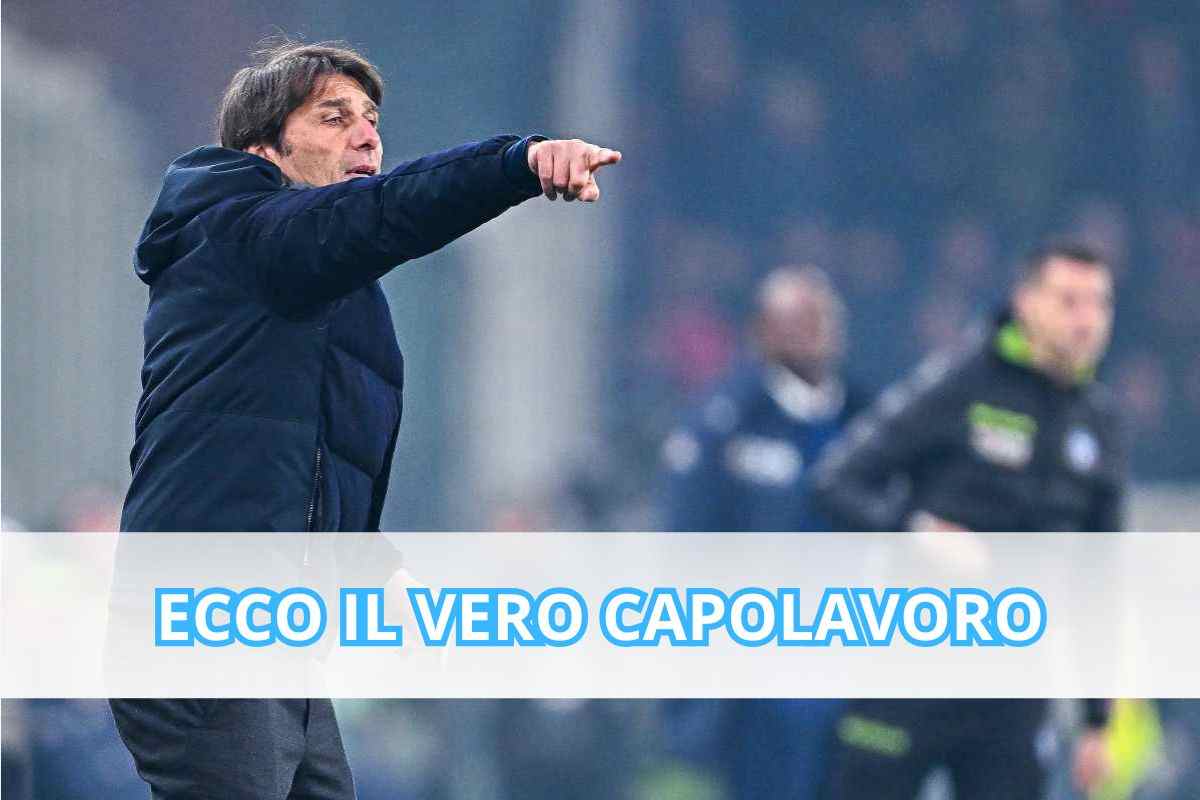 Antonio Conte dà indicazioni ai giocatori del Napoli